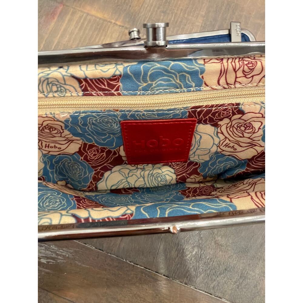 Lauren Hobo Wallet - Picture 4 of 6